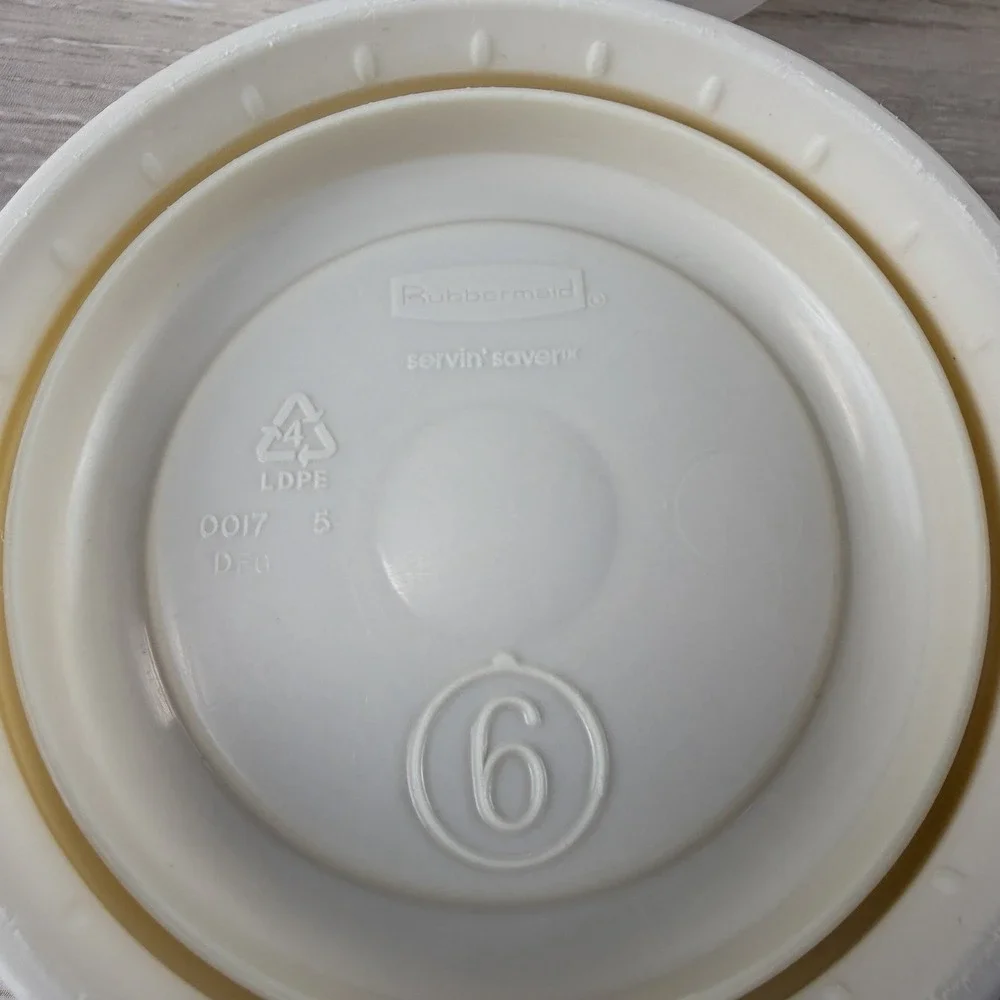 Rubbermaid Servin Saver 1 Cup #6 Set Of 2 Food Storage Round Container Lid Vtg